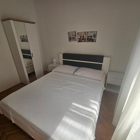 Anna Apartment Marina Luaran gambar