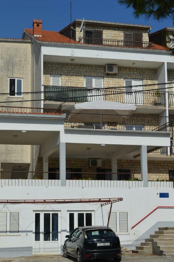 Anna Apartment Marina Luaran gambar
