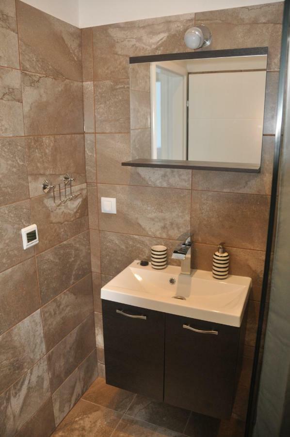 Anna Apartment Marina Luaran gambar